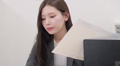 PRED-771 倒れたつむぎ先生を介抱して家に送ったら… 無防備美脚と美貌に勃起が止まらず朝まで何度も中出ししてしまった性欲モンスターなボク。 明里つむぎ