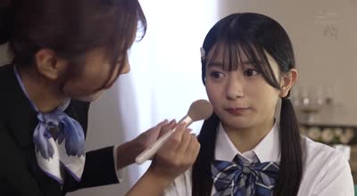 DASS-596 ぷるつやリップと舌が溶け合うねっとりレズキスで長身美人BAにレズ堕ちする華奢美少女 北岡果林 木下ひまり