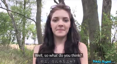 街头搭讪已经有男朋友的美女用金钱一步一步扒光她在野外干个爽